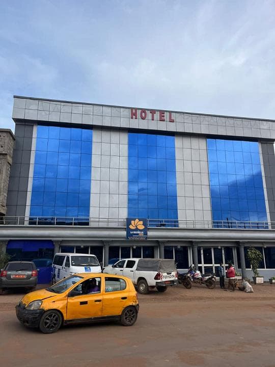 La Rochelle Hôtel – Resorts in Yaoundé IV, Yaoundé